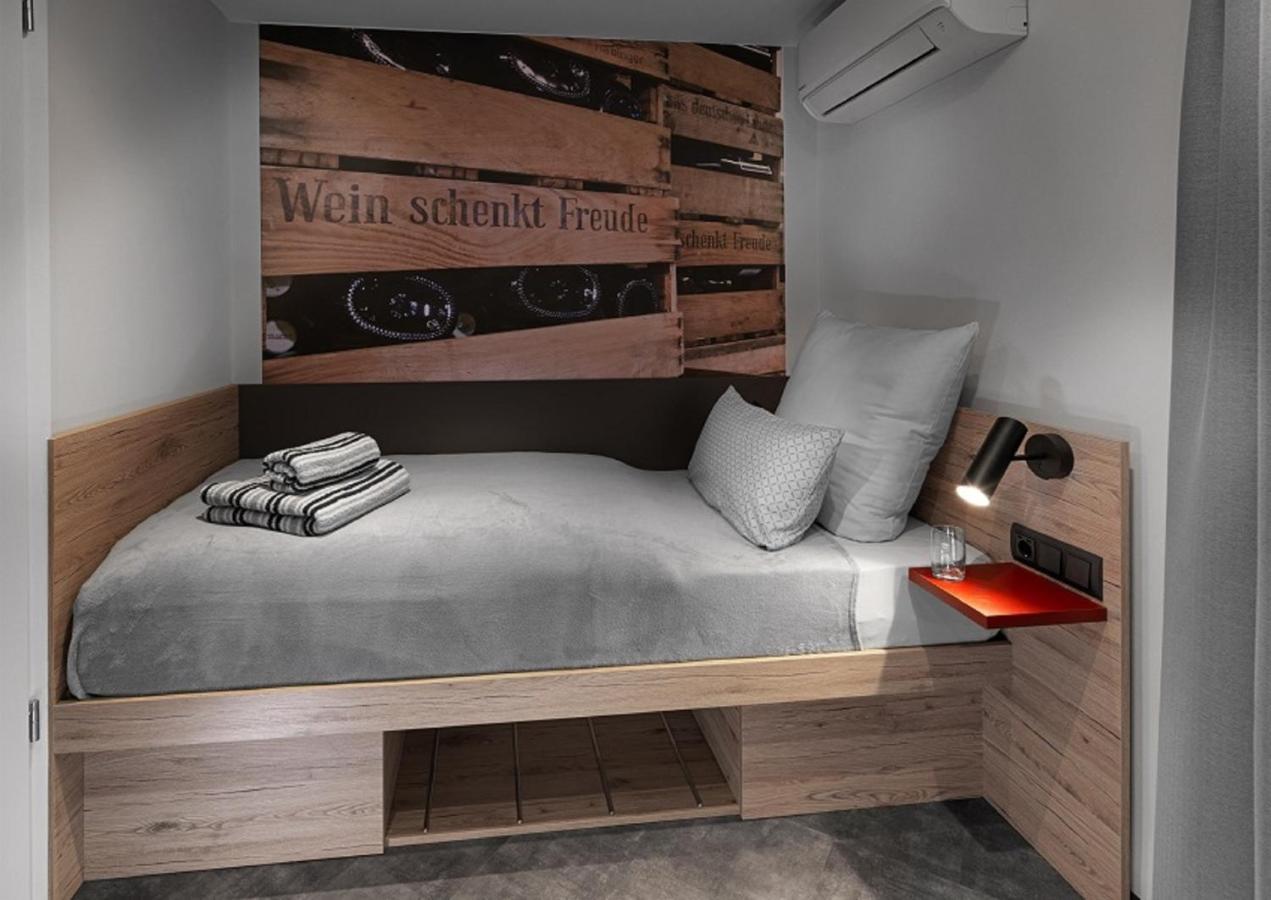 Weinmotel Simon 1 A アルツェナウ・イン・ウンテルフランケン エクステリア 写真